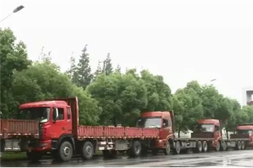 火爆！紡織原材料價(jià)格大漲60%，貨車(chē)排長(cháng)隊搶購！紡織業(yè)訂單大量回流，企業(yè)滿(mǎn)負荷運轉